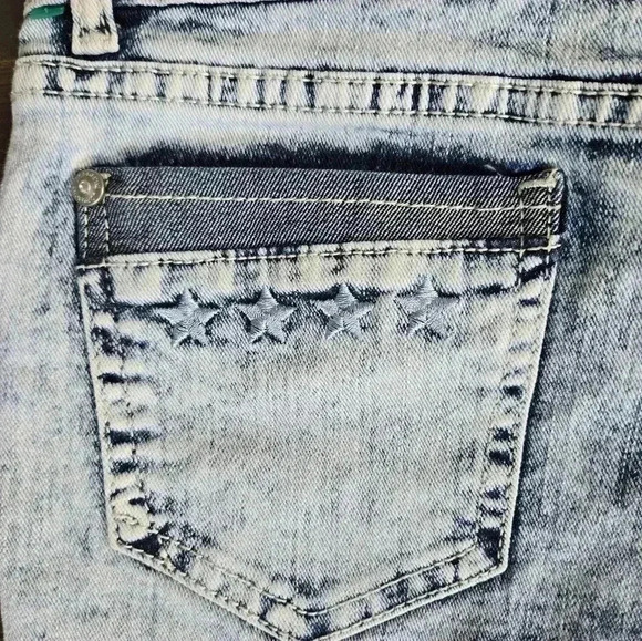 Jordache Girls Embroidered Stars Blue Denim Jean Shorts Size 12 Raw Hem - Picture 6 of 10